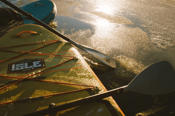 Stand Up Paddleboarding In Cold Temperatures: The 5 Best Accessories